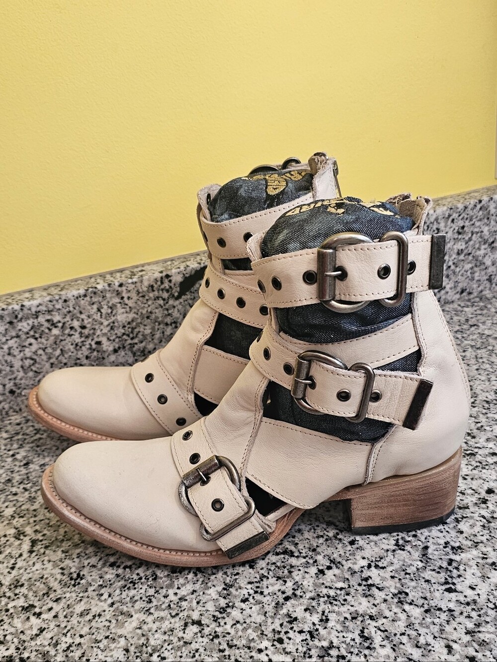 Freebird Grace Cream Leather 10 NWOB